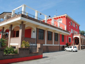  Hotel Cigno Reale  Роло